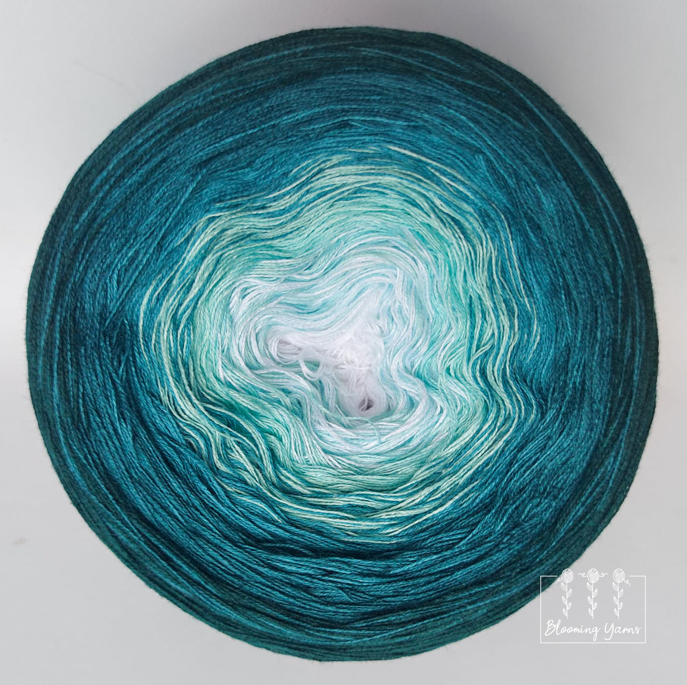 Gradient ombre yarn cake, colour combination C155 by Klaudia Kamieniorz