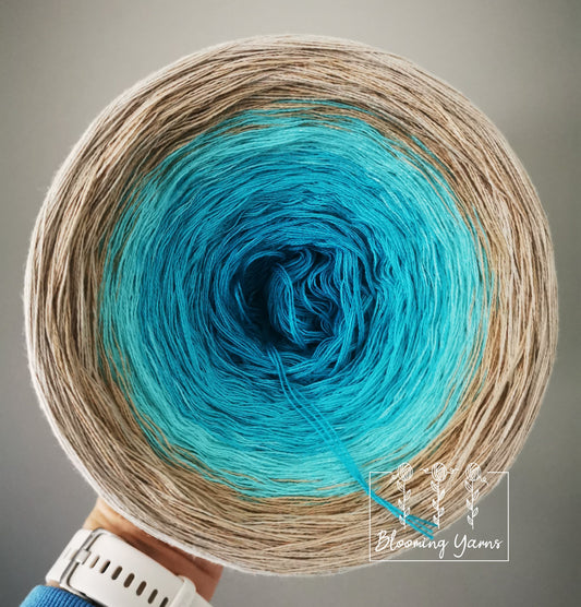 Gradient ombre yarn cake, colour combination C096