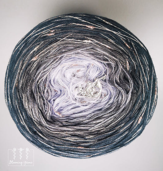 Gradient ombre yarn cake, colour combination C147