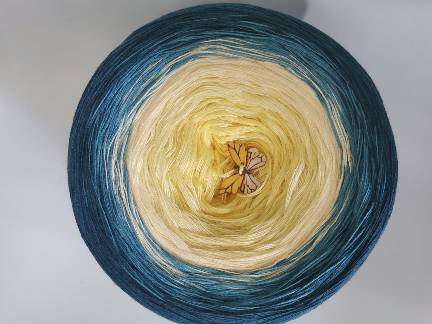 Gradient ombre yarn cake, colour combination C171