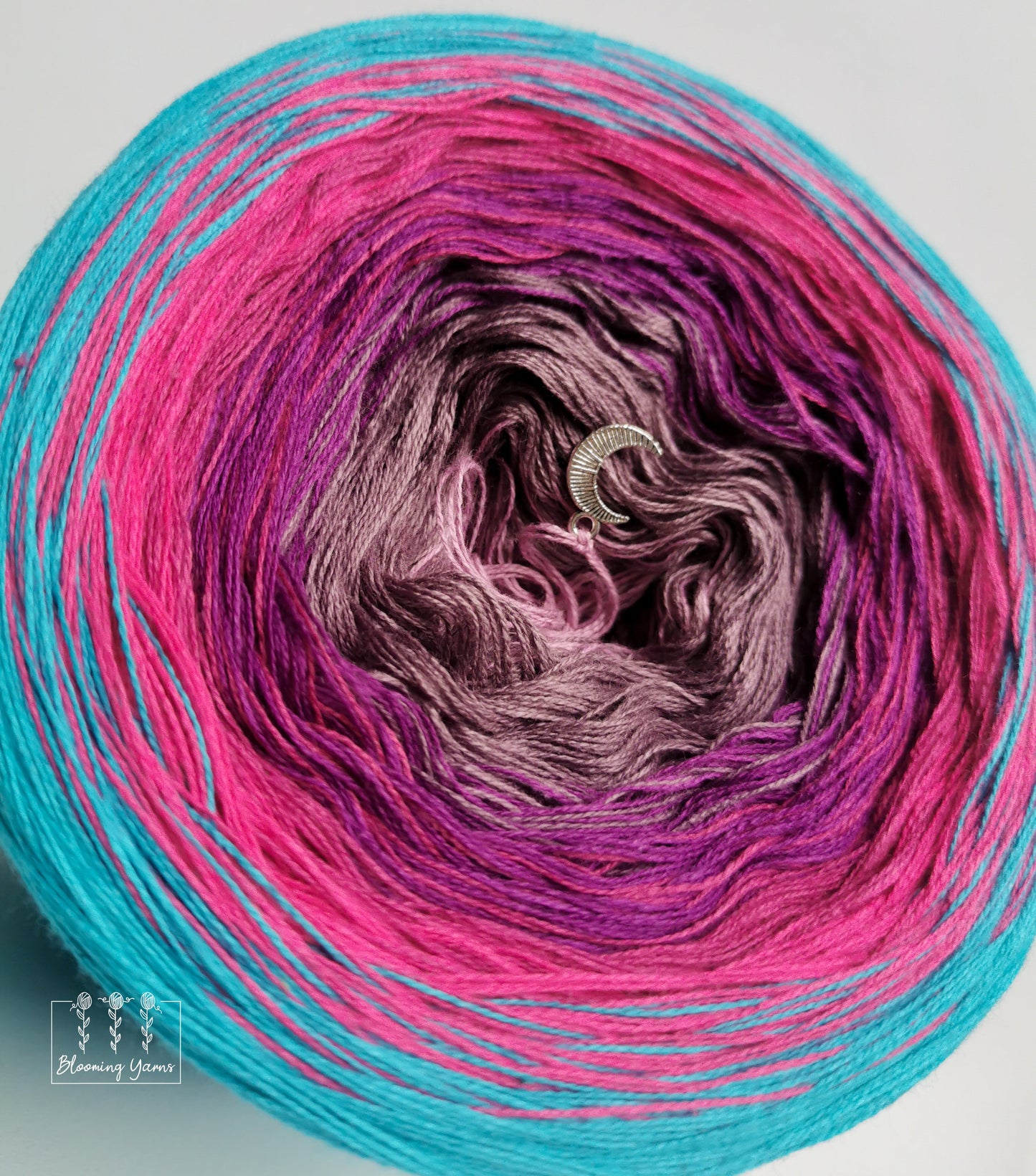 Gradient ombre yarn cake, colour combination C169