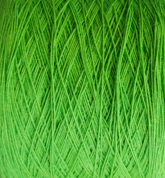 przędza z mieszanki wełny i nylonu w kolorze neonowej zieleni