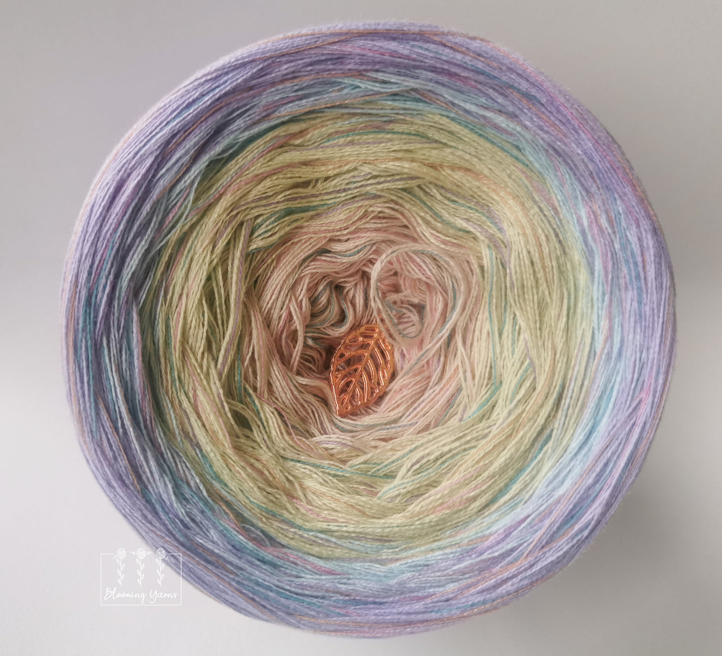 Gradient ombre yarn cake, colour combination C185