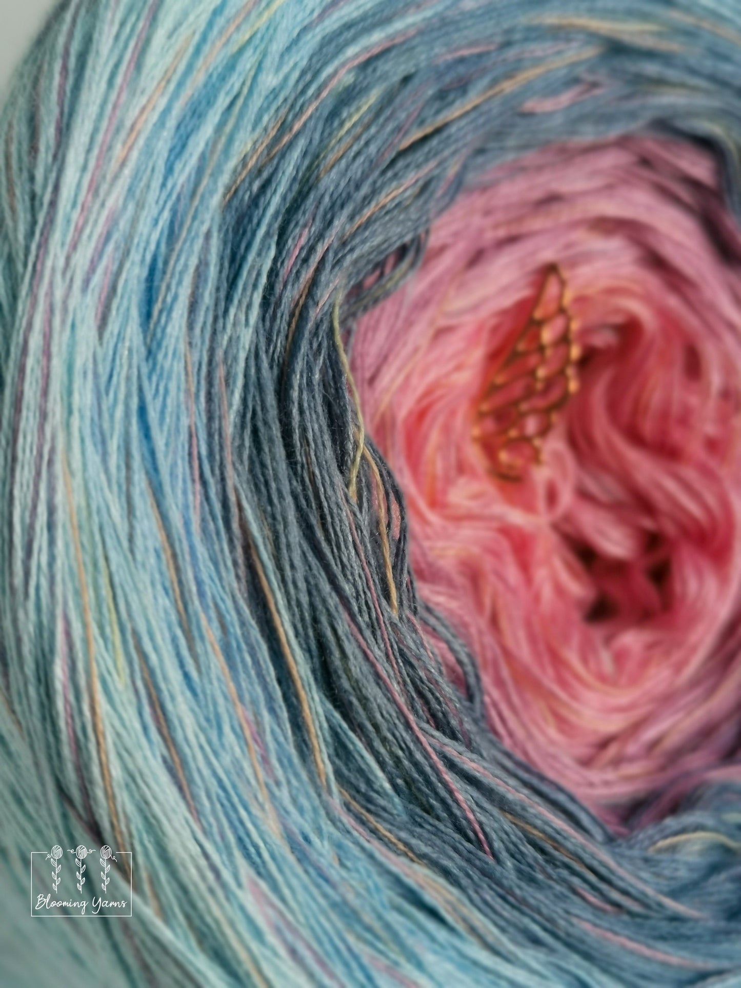 Gradient ombre yarn cake, colour combination C192