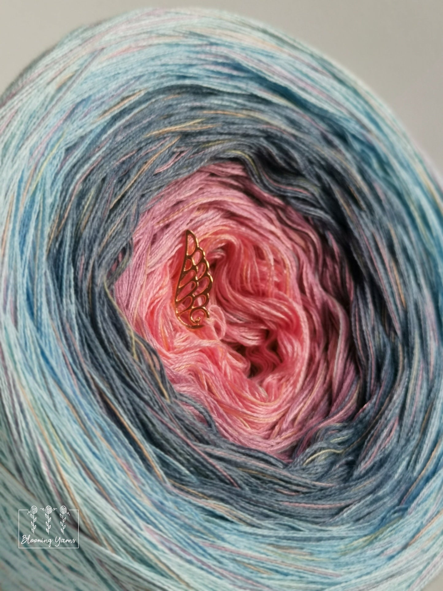 Gradient ombre yarn cake, colour combination C192