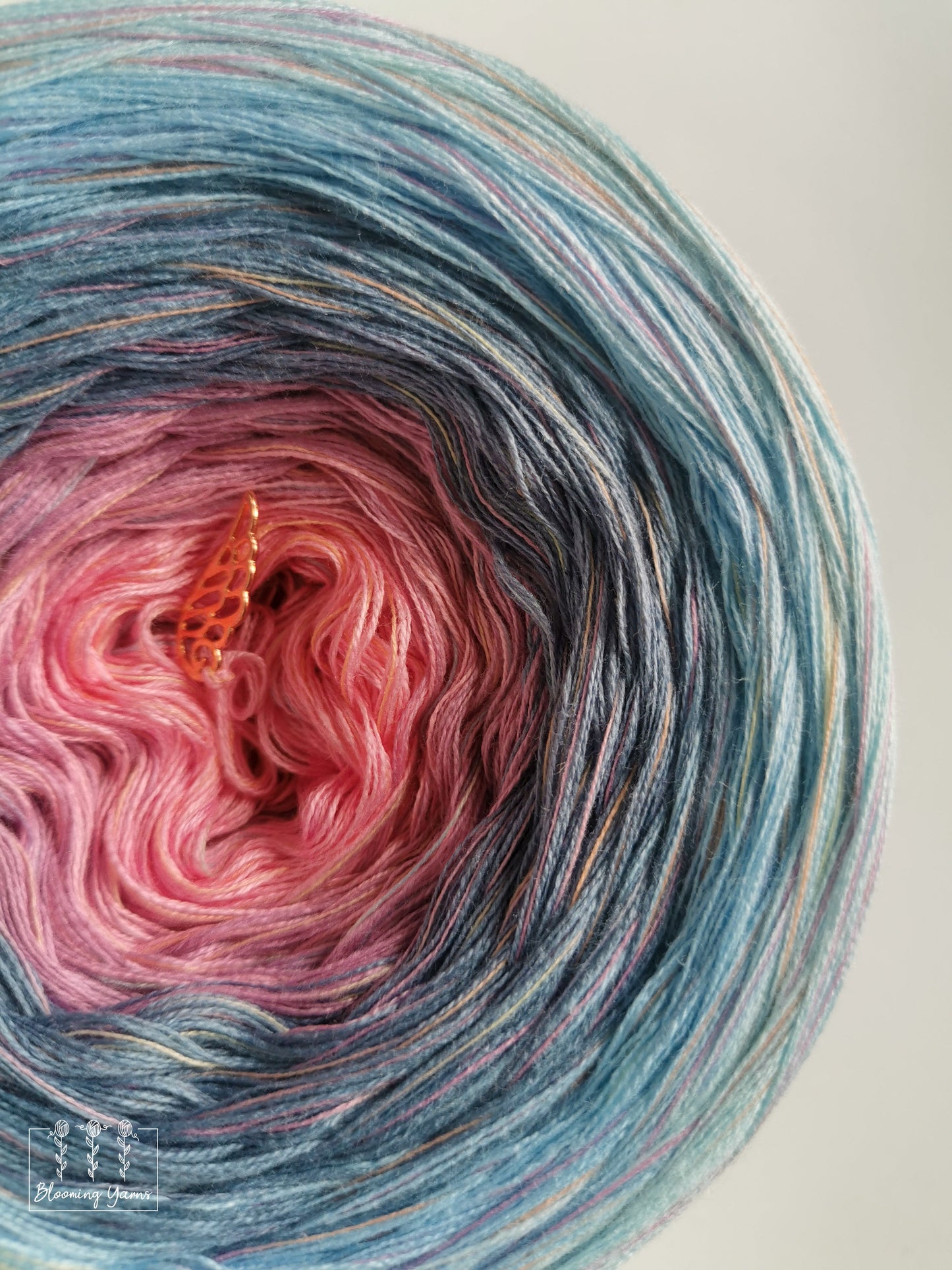 Gradient ombre yarn cake, colour combination C192