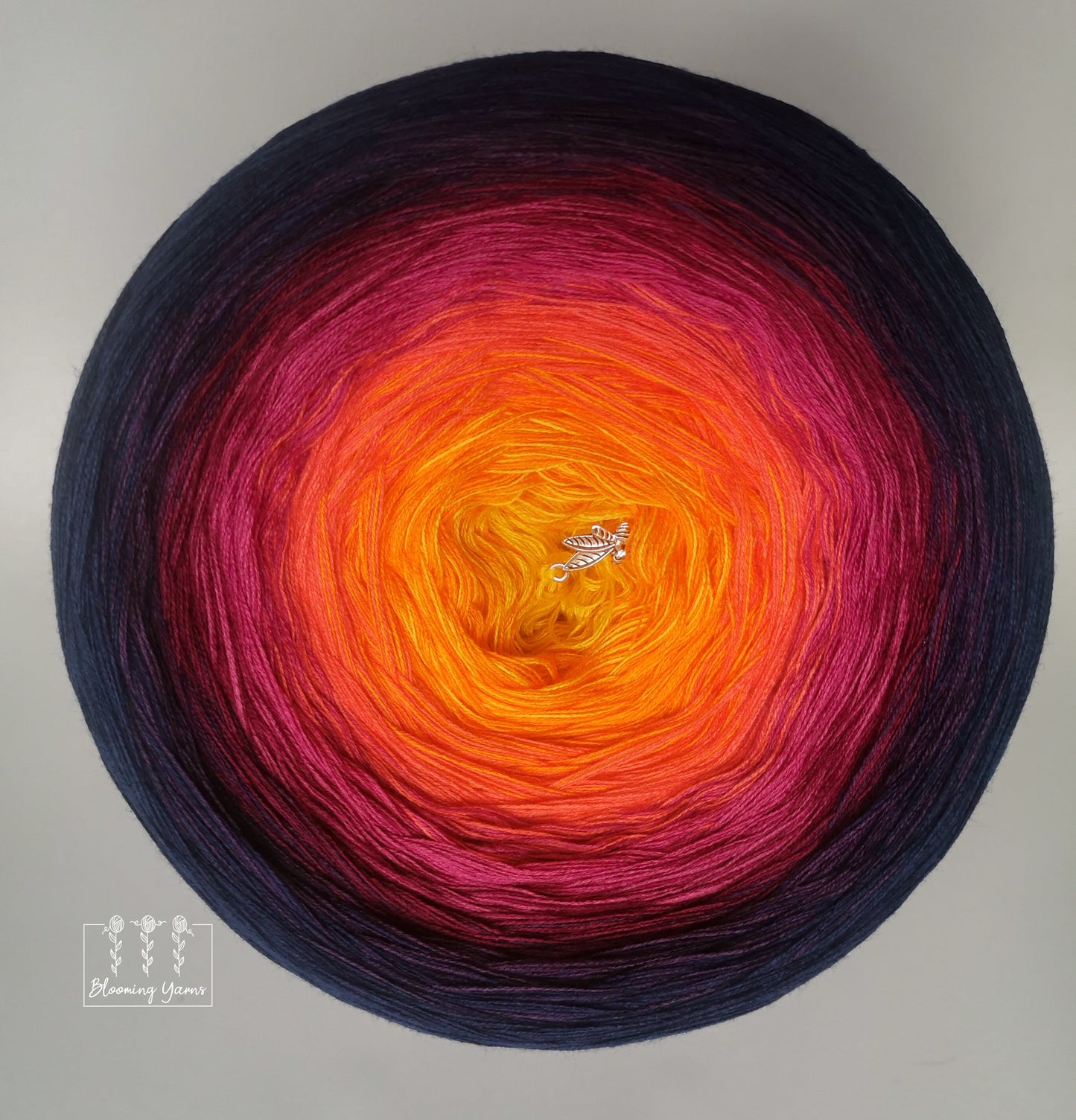 Gradient ombre yarn cake, colour combination C196