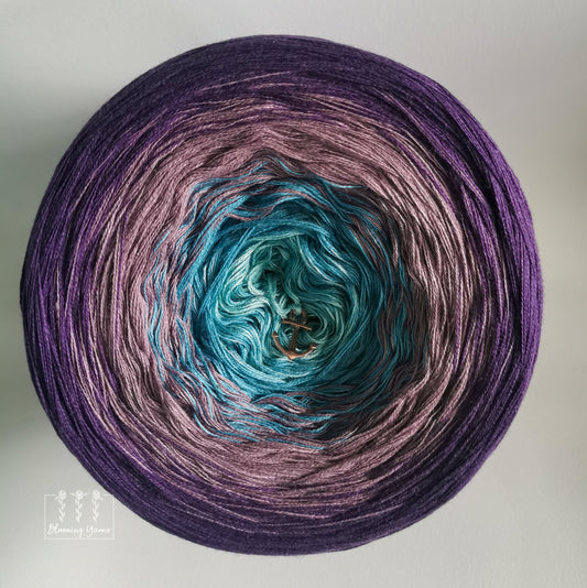 Gradient yarn cake, colour combination CM198