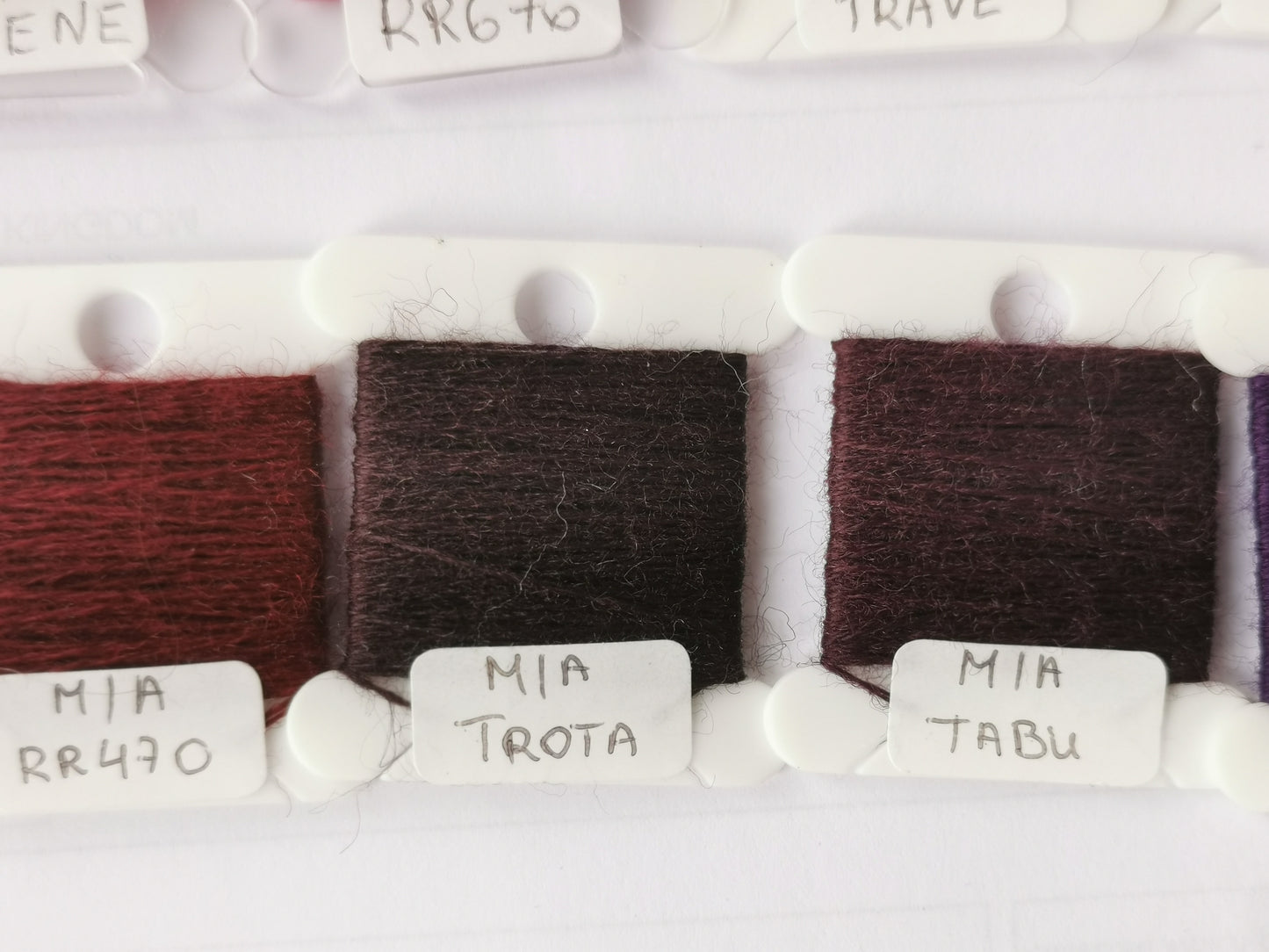 solid colour 50%merino wool/50%acrylic 2/32nM yarn